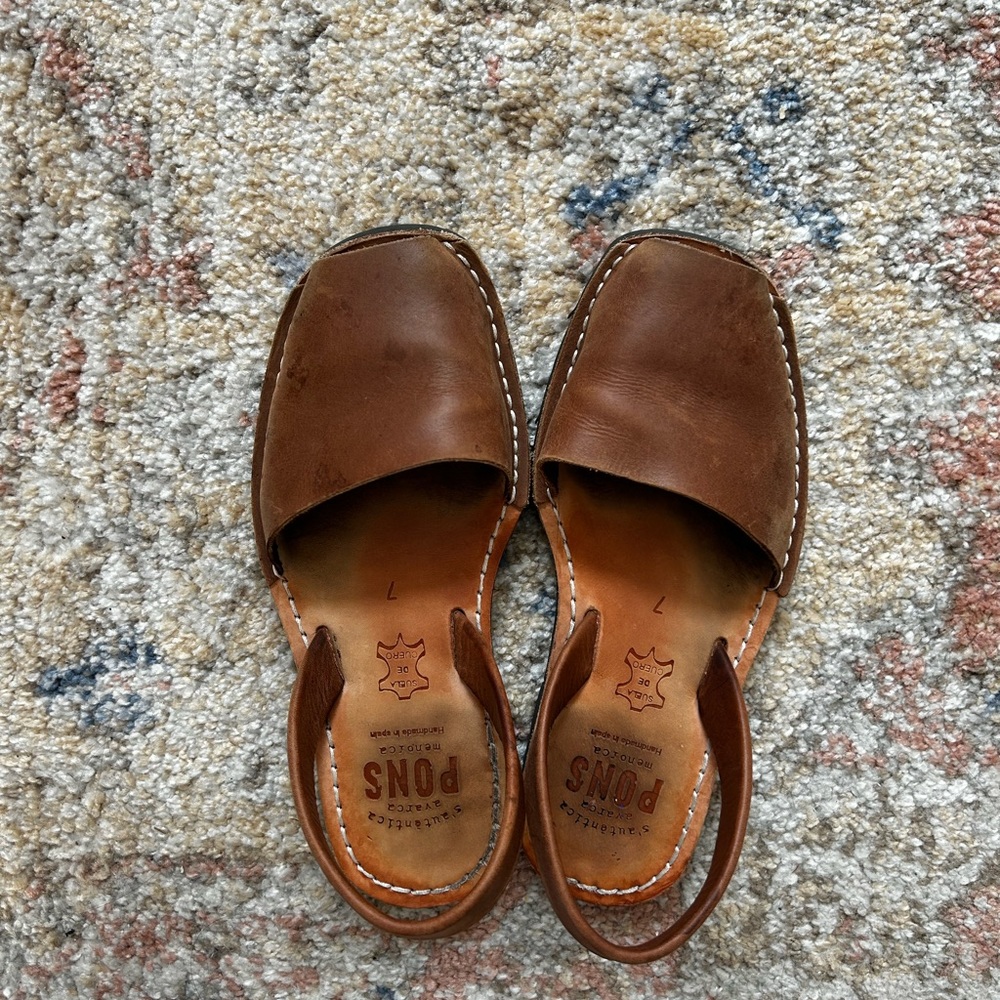Size 7 EU 37 Pons Avarca leather sandals